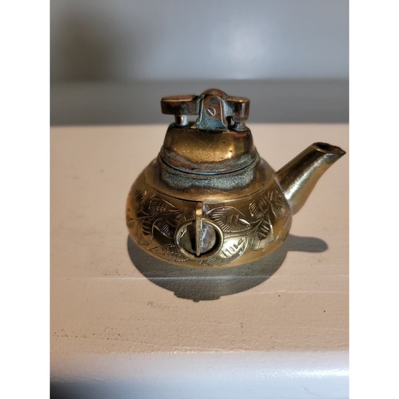 Brass kettle Vintage Lighter - Picture 1 of 6